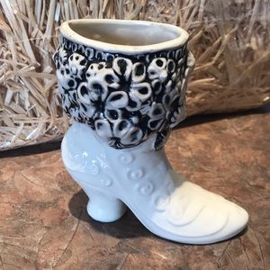 Vintage Victorian ceramic pull on boot collectible